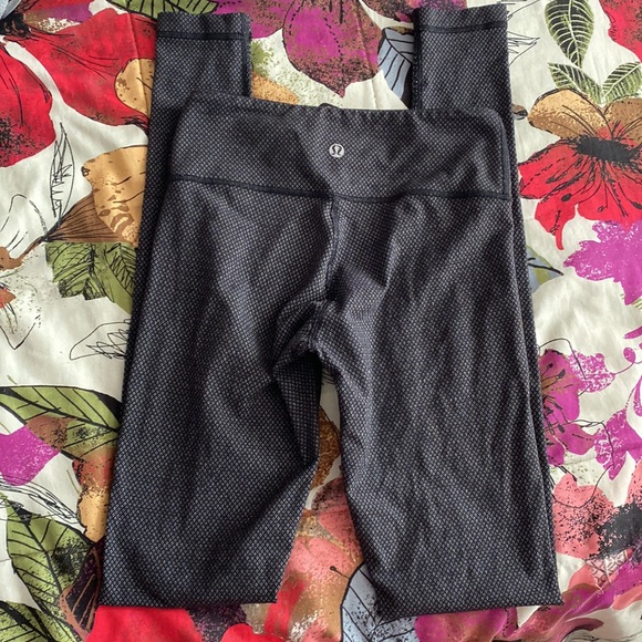 Lululemon Wunder Under Pant - Picture 5 of 9